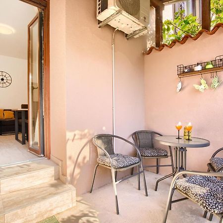 Amphitheater 3+2 Modern Apartment With Terrace, Wifi, Netflix Пула Екстериор снимка