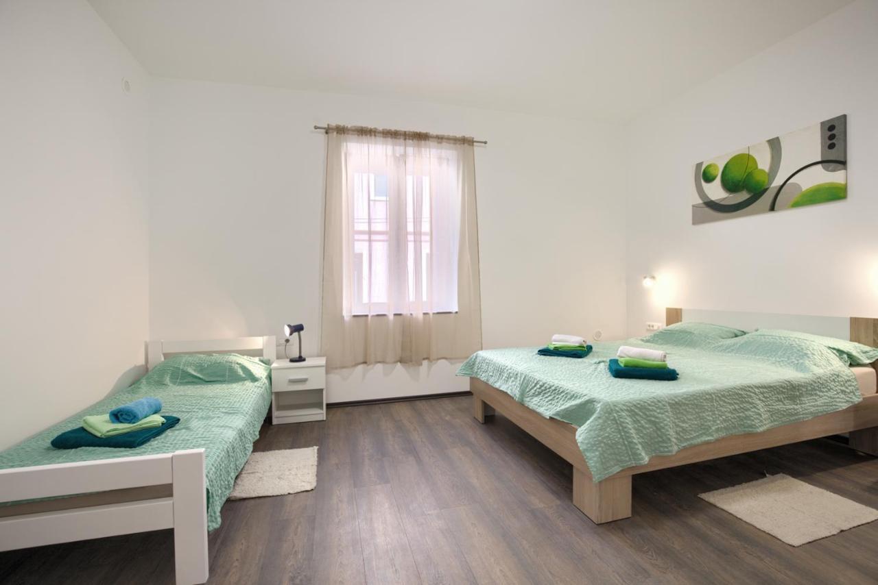 Amphitheater 3+2 Modern Apartment With Terrace, Wifi, Netflix Пула Екстериор снимка