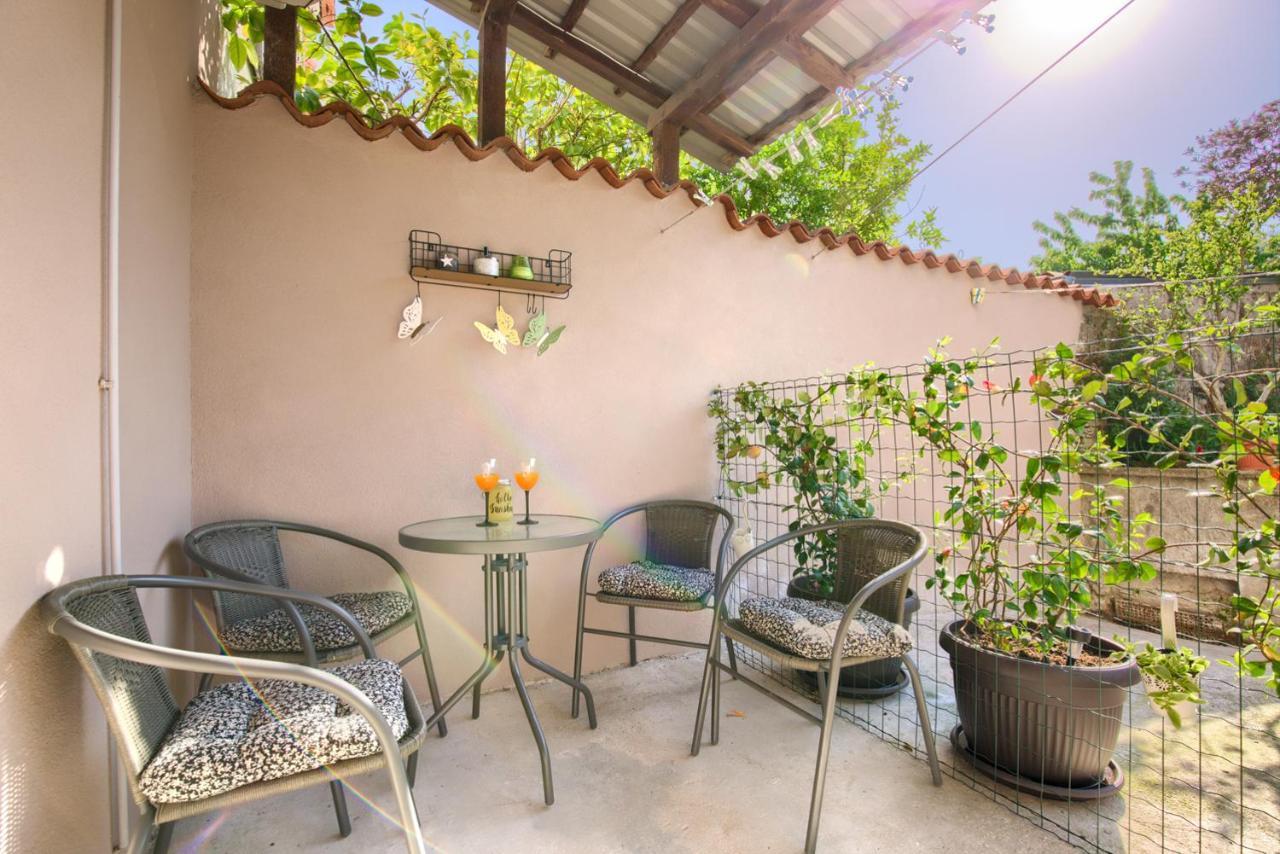 Amphitheater 3+2 Modern Apartment With Terrace, Wifi, Netflix Пула Екстериор снимка
