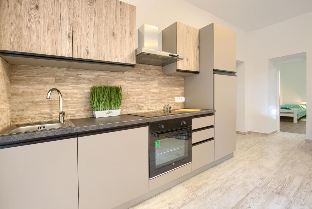 Amphitheater 3+2 Modern Apartment With Terrace, Wifi, Netflix Пула Екстериор снимка