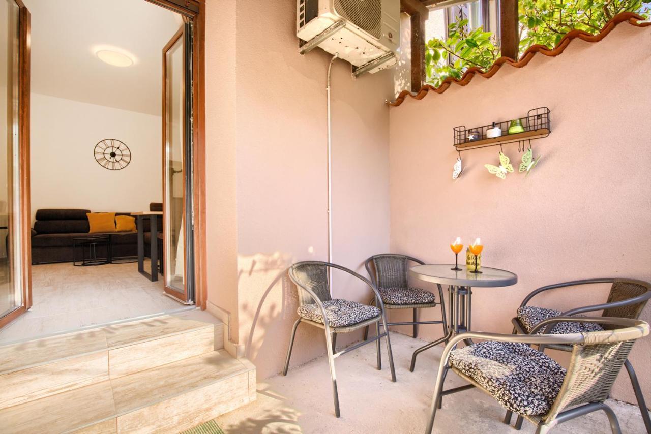 Amphitheater 3+2 Modern Apartment With Terrace, Wifi, Netflix Пула Екстериор снимка